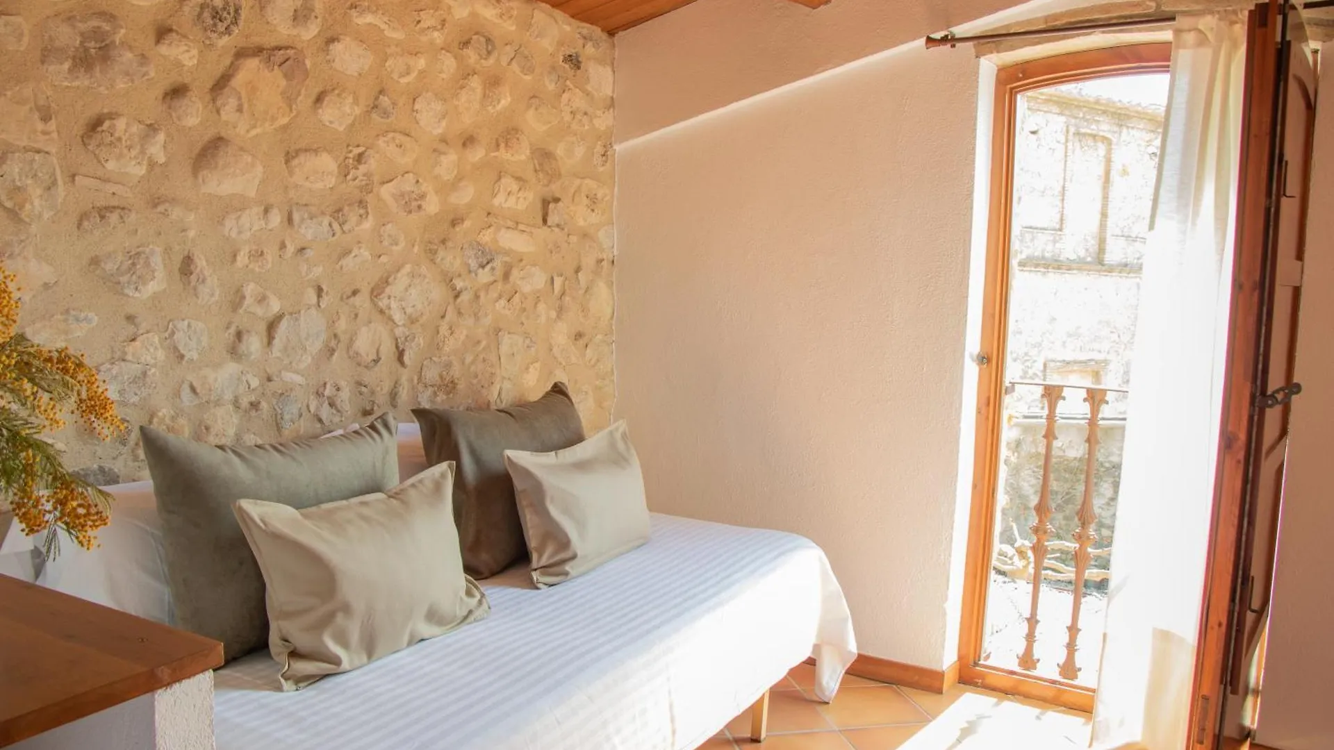 Mas Camins (Adults Only) Bed & Breakfast Avinyonet de Puigventos