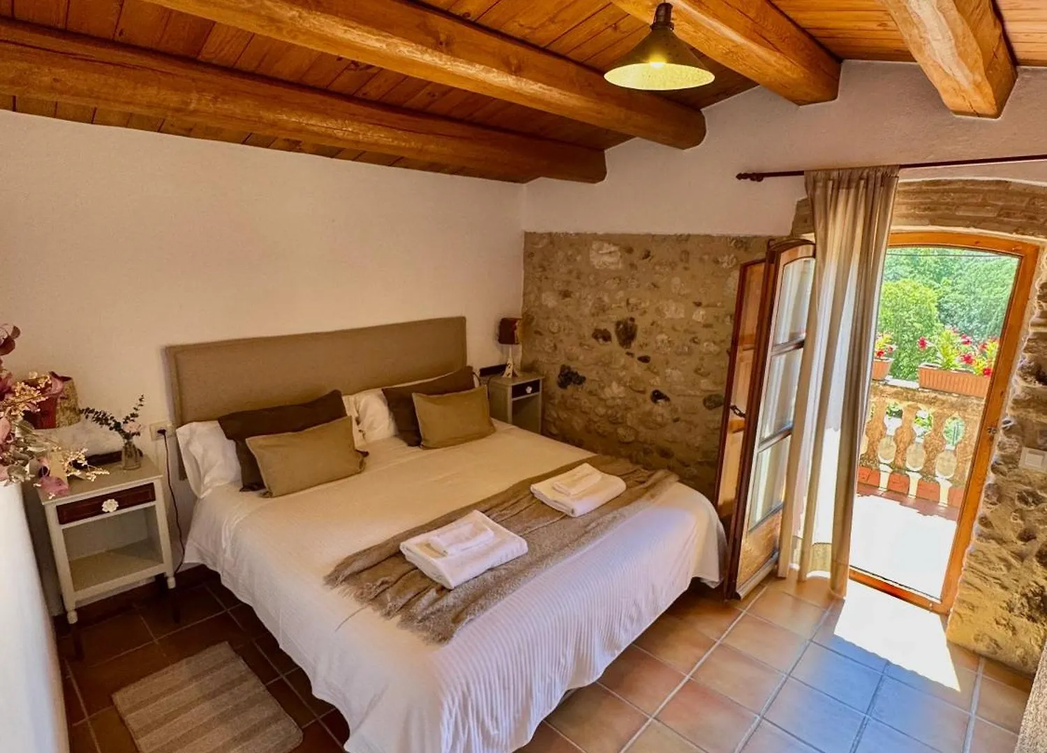 Mas Camins (Adults Only) Bed & Breakfast Avinyonet de Puigventos