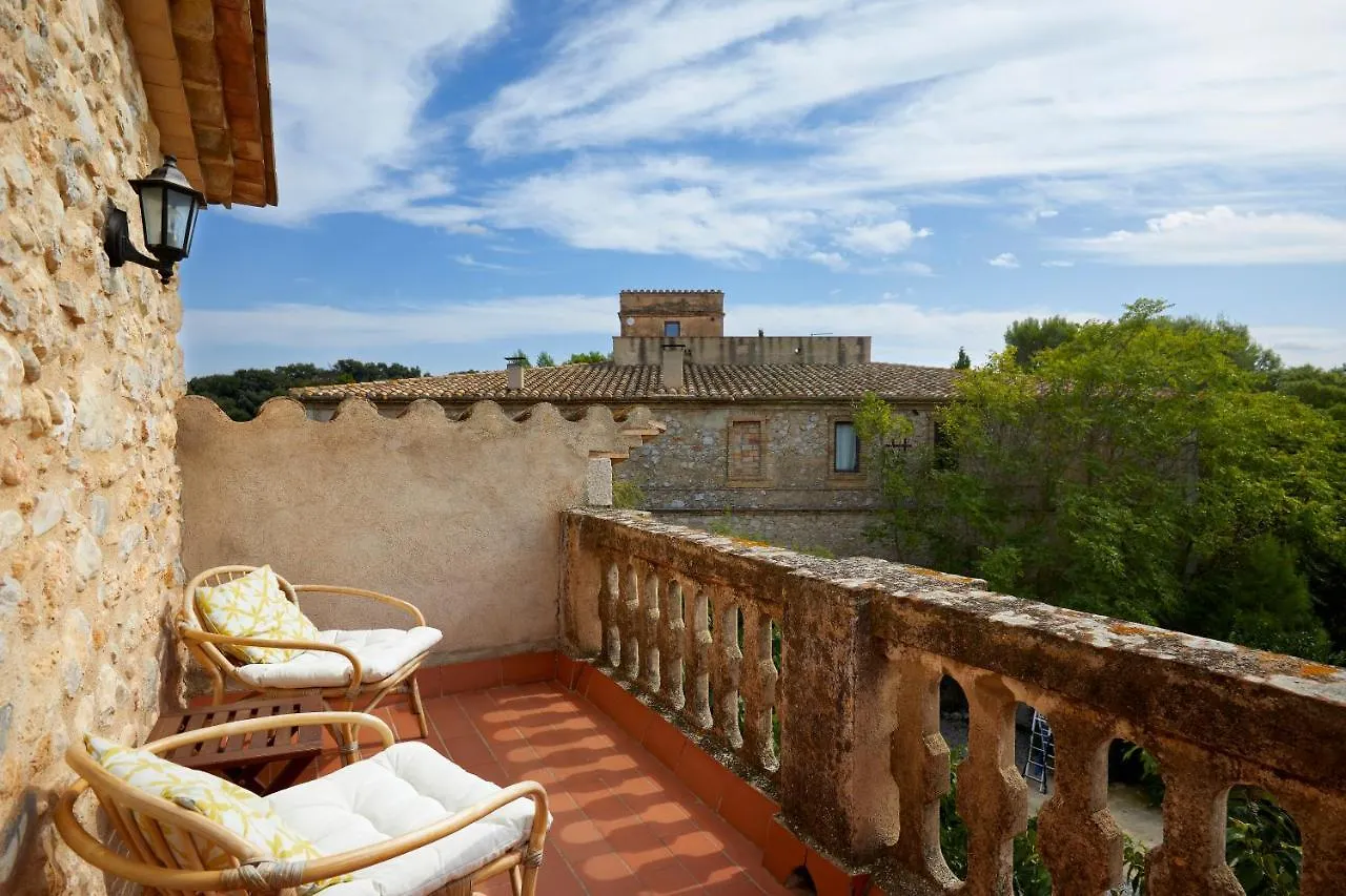 Avinyonet de Puigventós Mas Camins (Adults Only) Bed & Breakfast