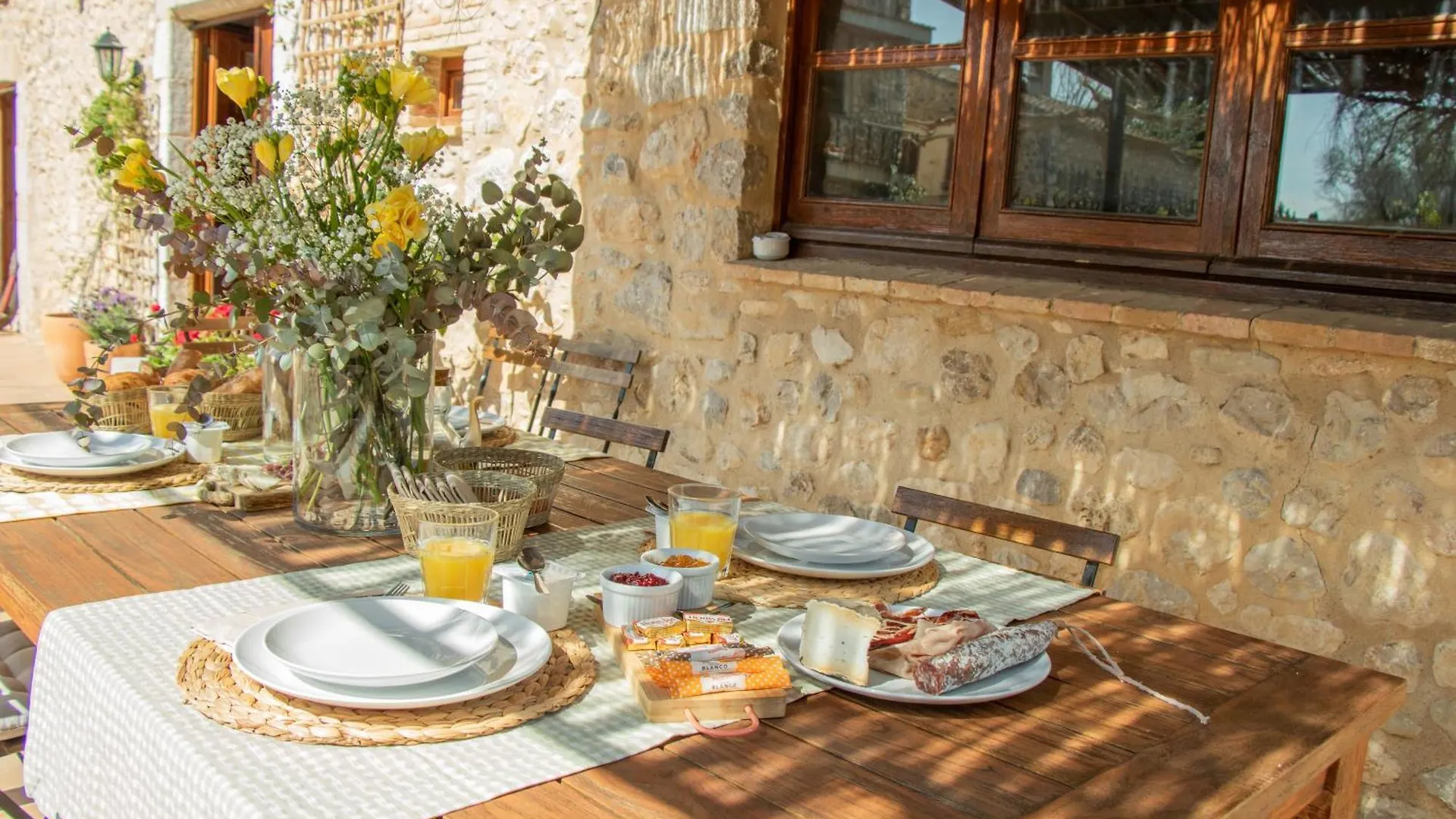 Avinyonet de Puigventós Mas Camins (Adults Only) Bed & Breakfast Avinyonet de Puigventós