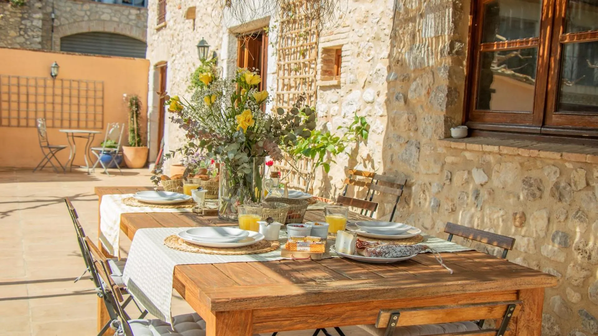 Bed & Breakfast Mas Camins (Adults Only) Bed and Breakfast Avinyonet de Puigventós Spanje