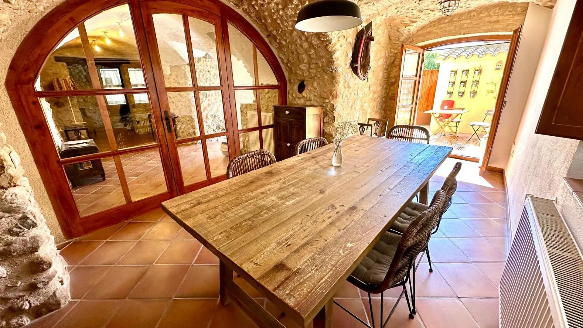 Bed & Breakfast Mas Camins (Adults Only) Bed and Breakfast Avinyonet de Puigventós Spanje