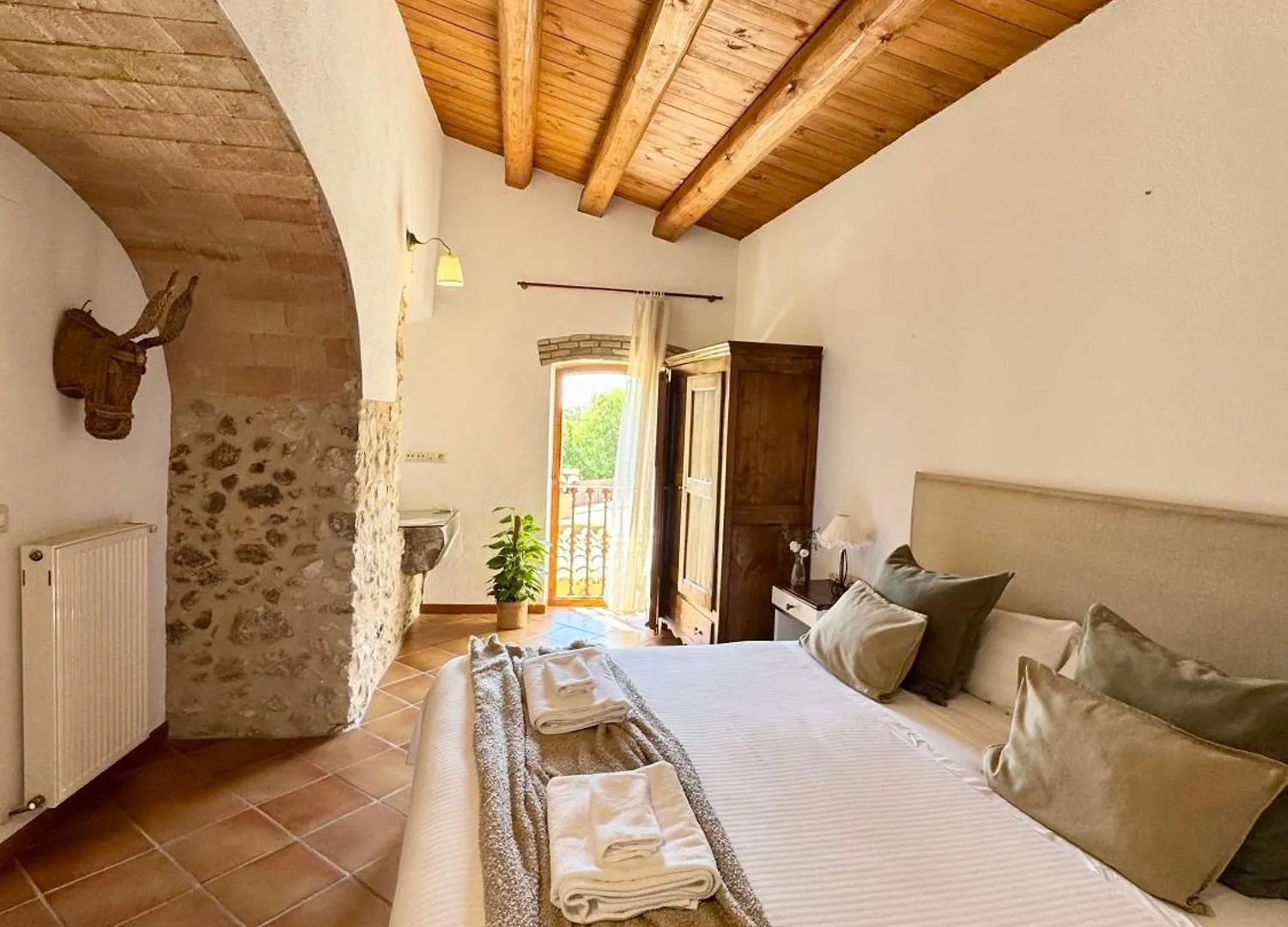 Mas Camins (Adults Only) Bed and Breakfast Avinyonet de Puigventós Spanje