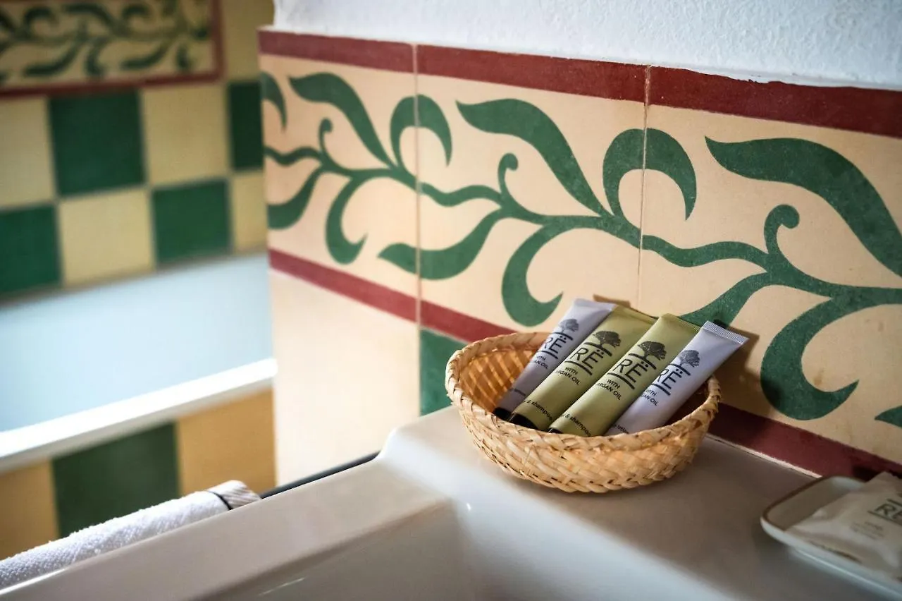 Avinyonet de Puigventós Mas Camins (Adults Only) Bed & Breakfast スペイン