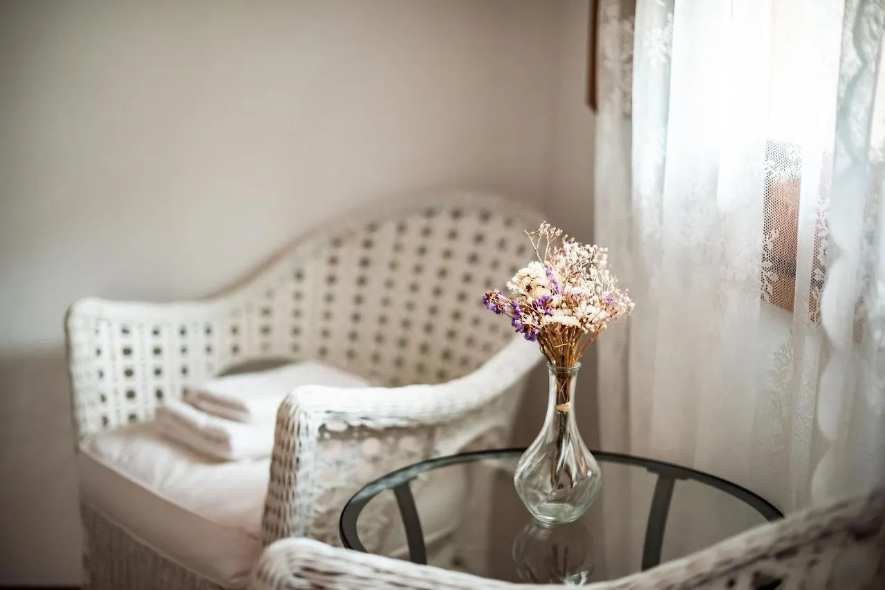 Mas Camins (Adults Only) Bed and Breakfast Avinyonet de Puigventós Spanje