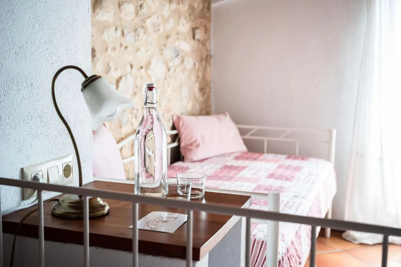 Avinyonet de Puigventós Mas Camins (Adults Only) Bed & Breakfast 0*, Avinyonet de Puigventós スペイン