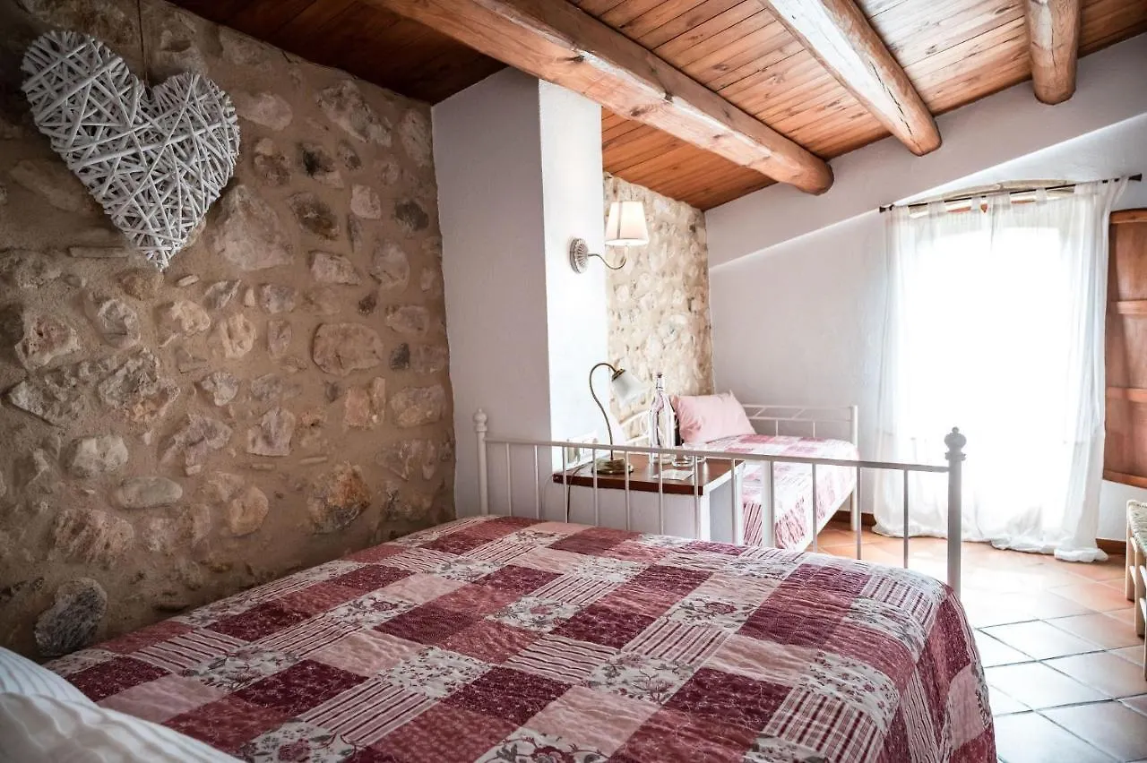 לינה וארוחת בוקר Avinyonet de Puigventós Mas Camins (Adults Only) 0*,  ספרד