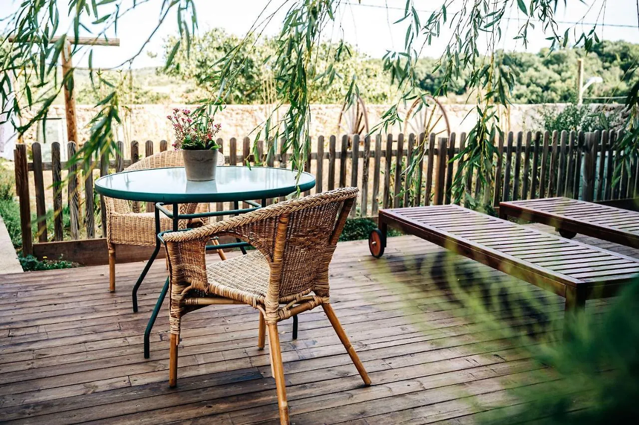 Avinyonet de Puigventós Mas Camins (Adults Only) Bed & Breakfast
